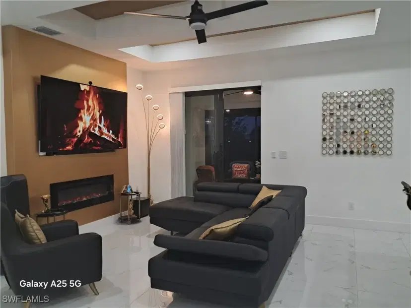 Picture of 420 Chiquita Blvd N, Cape Coral FL 33993