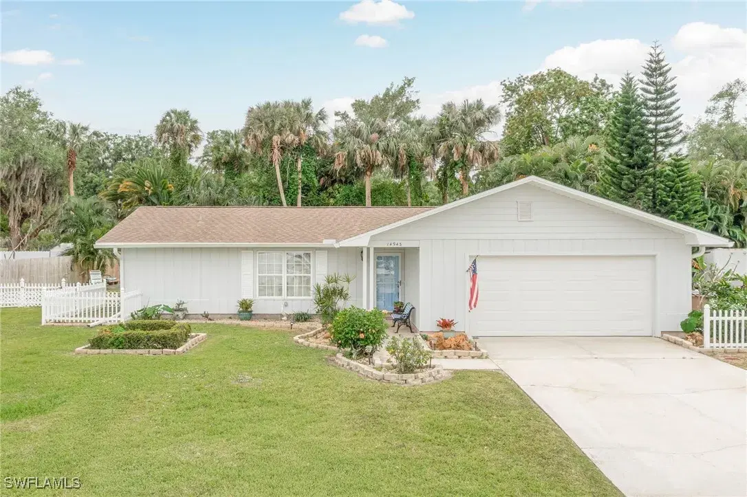 Picture of 14943 Randolph Dr, Fort Myers, FL 33905