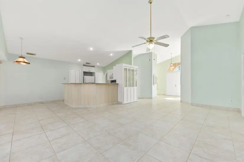 Picture of 231 SE Crosspoint Drive, Port St Lucie FL 34983