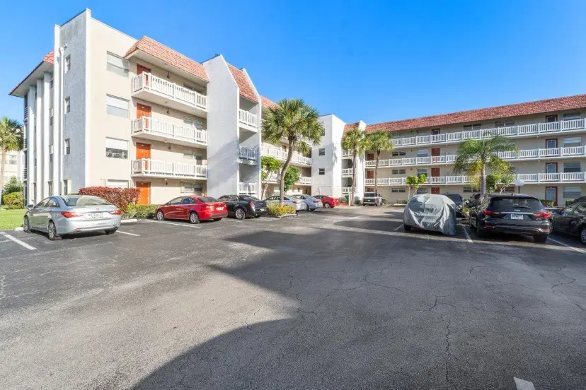 Picture of 3551 Inverrary Dr 404, Lauderhill FL 33319