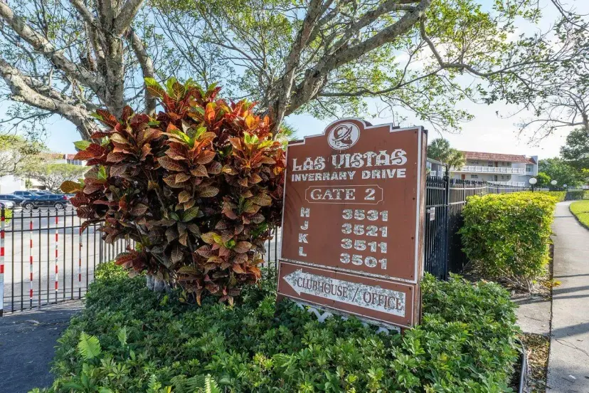 Picture of 3551 Inverrary Dr 404, Lauderhill FL 33319