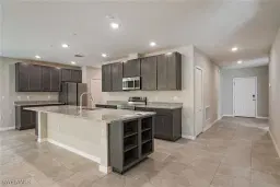 Picture of 617 SE 3Rd Ter, Cape Coral, FL 33990
