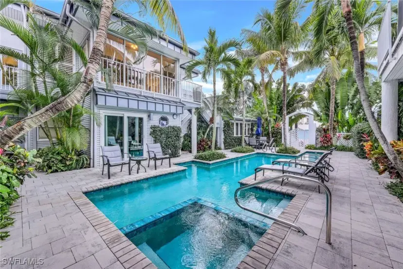 Picture of 359 2Nd St S, Naples FL 34102