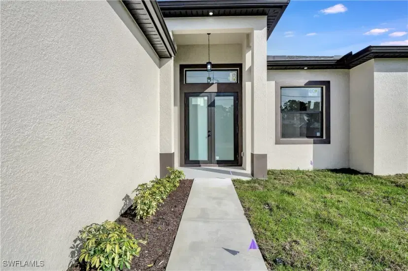 Picture of 719 Fullerton Ave S, Lehigh Acres FL 33974