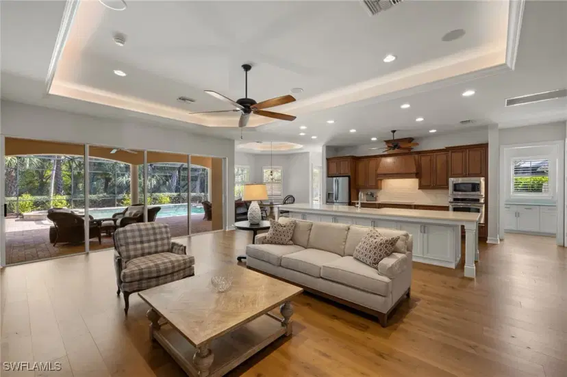 Picture of 372 Cypress Way W, Naples FL 34110