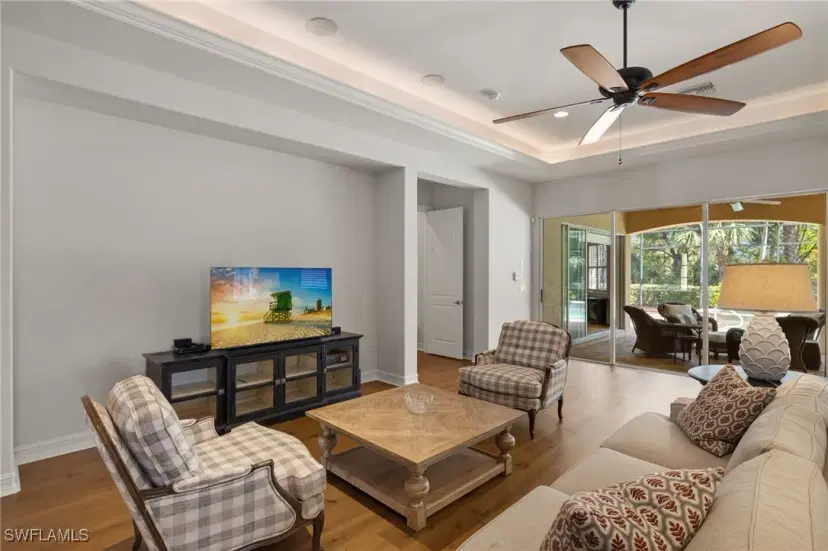 Picture of 372 Cypress Way W, Naples FL 34110