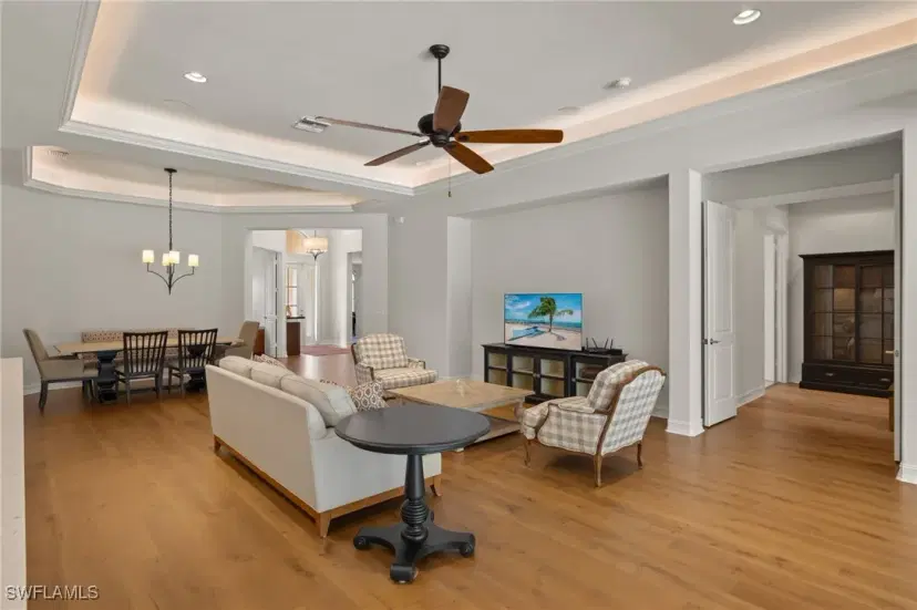 Picture of 372 Cypress Way W, Naples FL 34110