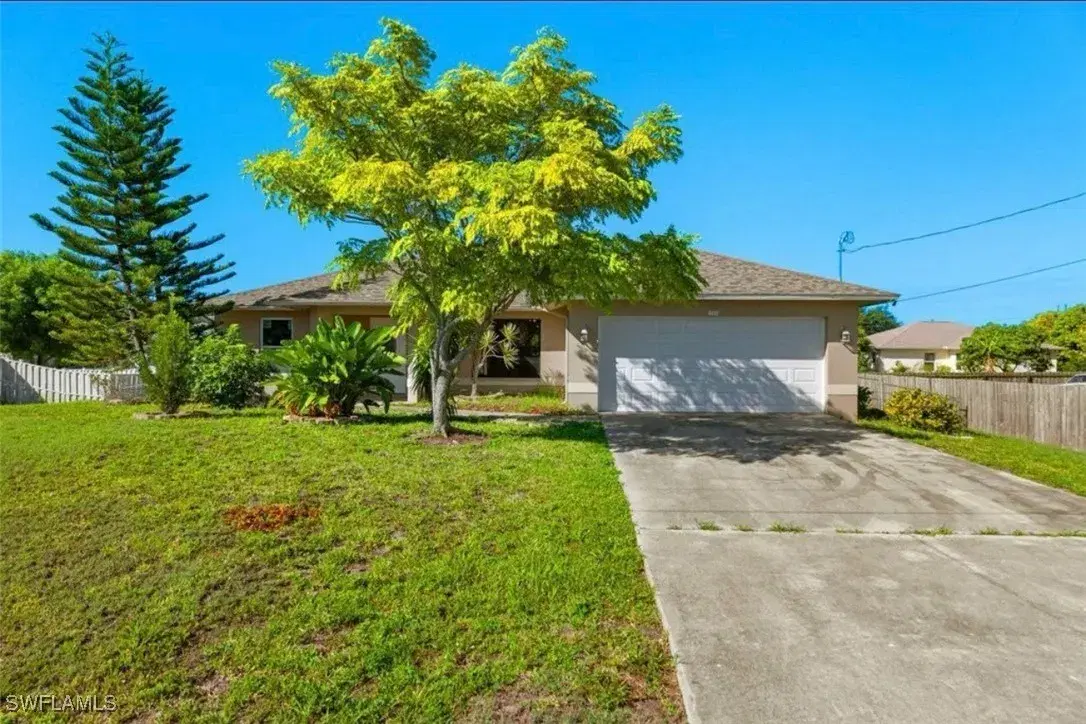 Picture of 220 Ancona St, Fort Myers, FL 33913