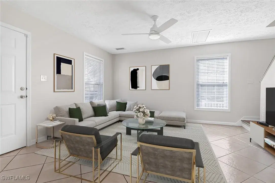 Picture of 518 Leawood Cir, Naples, FL 34104