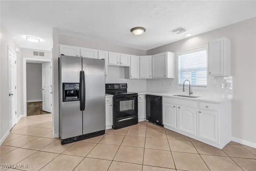 Picture of 518 Leawood Cir, Naples FL 34104