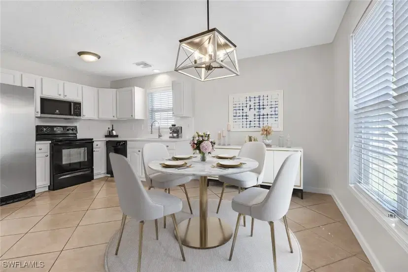 Picture of 518 Leawood Cir, Naples FL 34104
