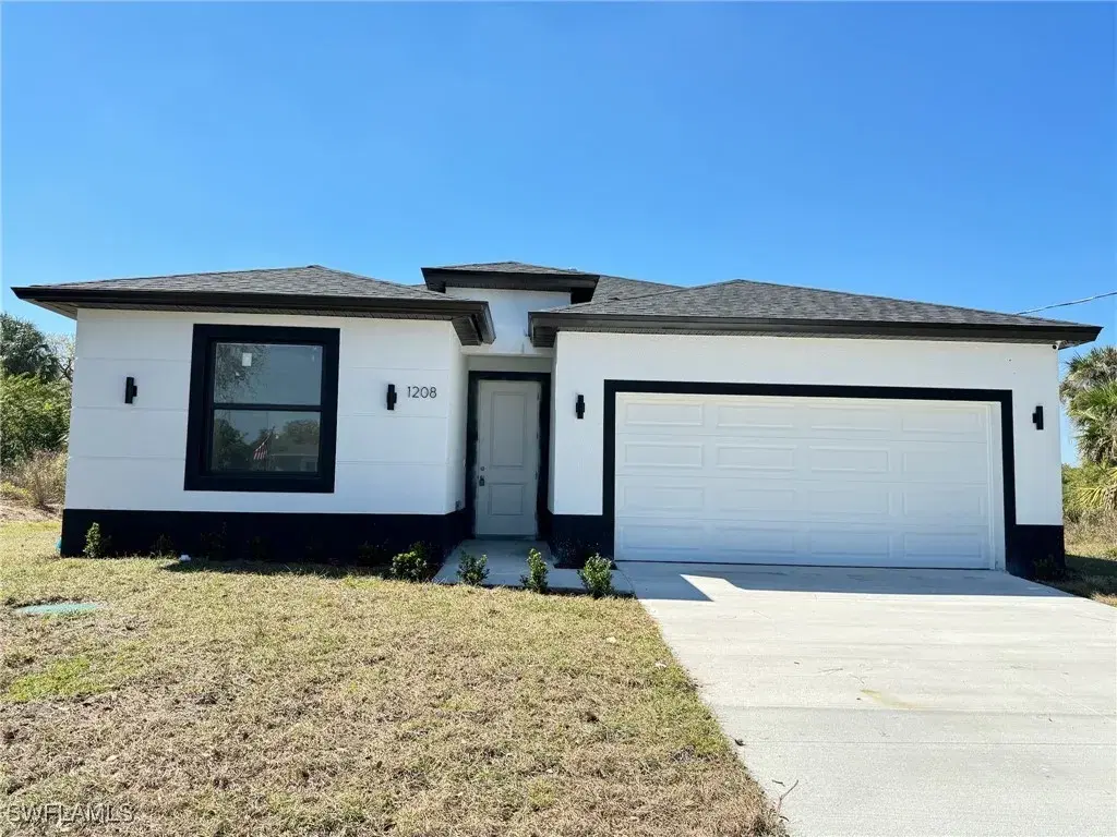 Picture of 1208 Jabara Cir, Labelle, FL 33935