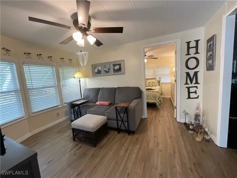Picture of 144 Redwood Ln 14, Naples FL 34114