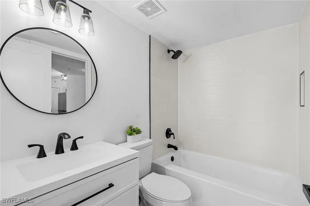 Picture of 8950 Colonnades Ct E 817, Bonita Springs, FL 34135