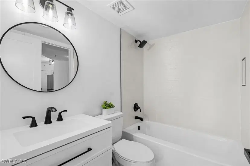 Picture of 8950 Colonnades Ct E 817, Bonita Springs FL 34135