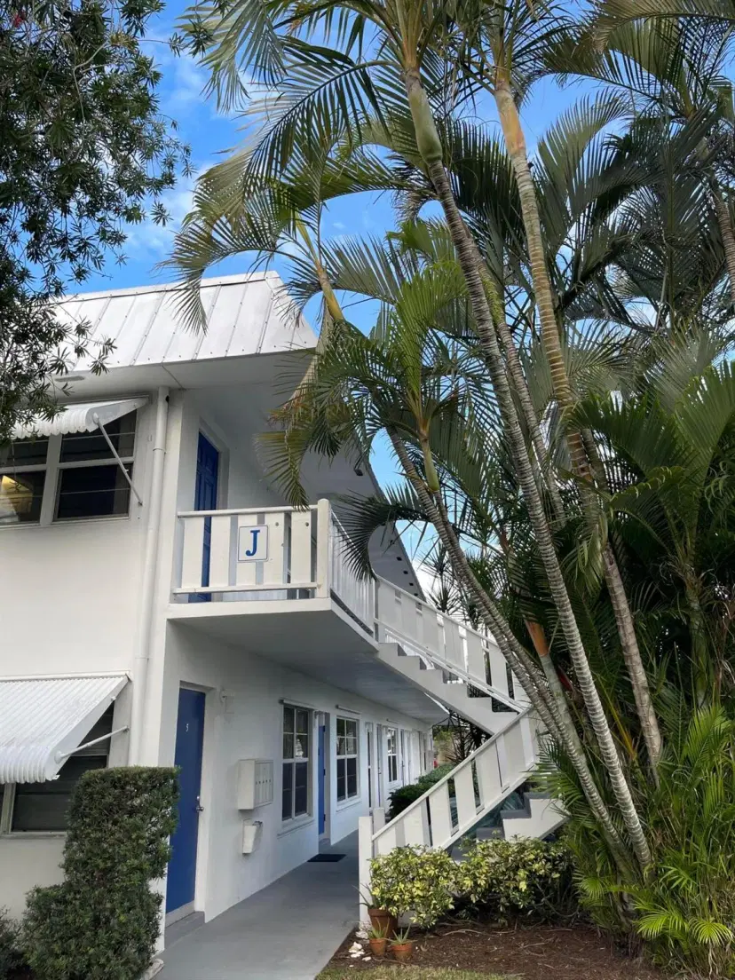 Picture of 2929 SE Ocean Boulevard J8, Stuart FL 34996