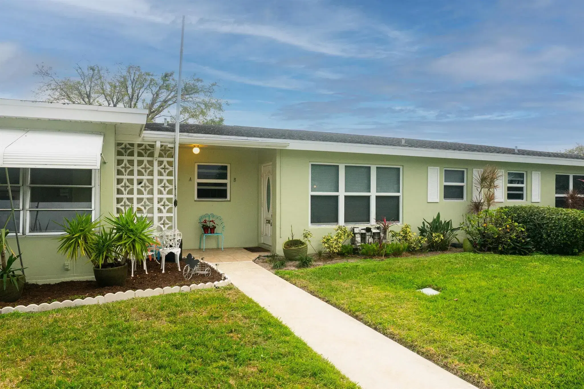 Picture of 250 High Point Court B, Boynton Beach, FL 33435