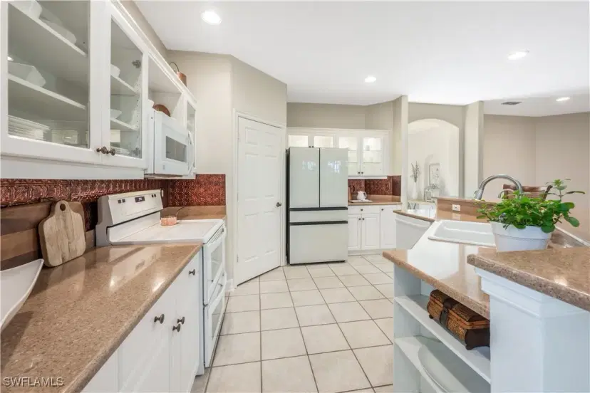 Picture of 873 Carrick Bend Cir 102, Naples FL 34110