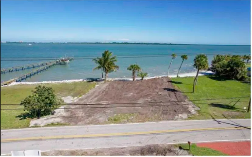 Picture of 1033 S Indian River Drive, Fort Pierce FL 34950