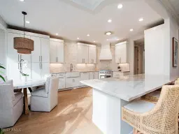 Picture of 149 Colonade Cir 801, Naples, FL 34103