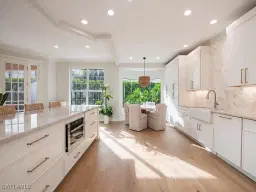 Picture of 149 Colonade Cir 801, Naples, FL 34103