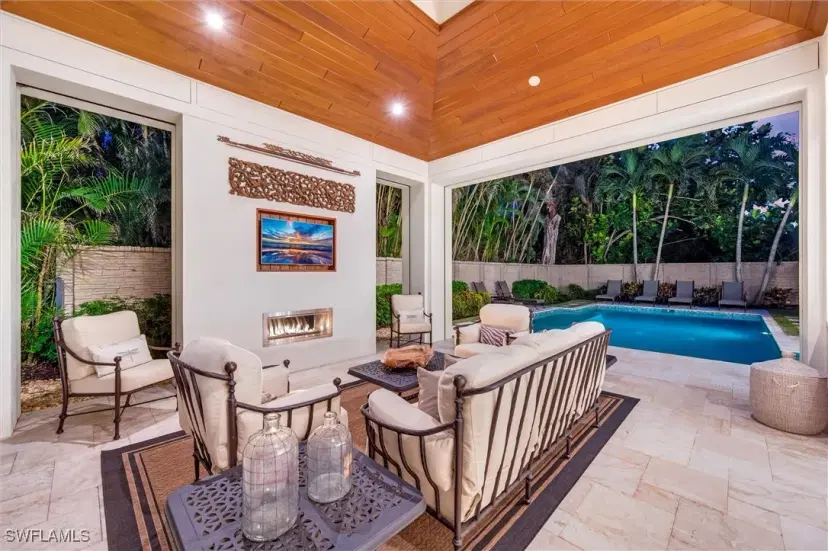 Picture of 2250 Crayton Rd, Naples FL 34103