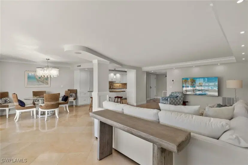 Picture of 2301 Gulf Shore Blvd N 114, Naples FL 34103
