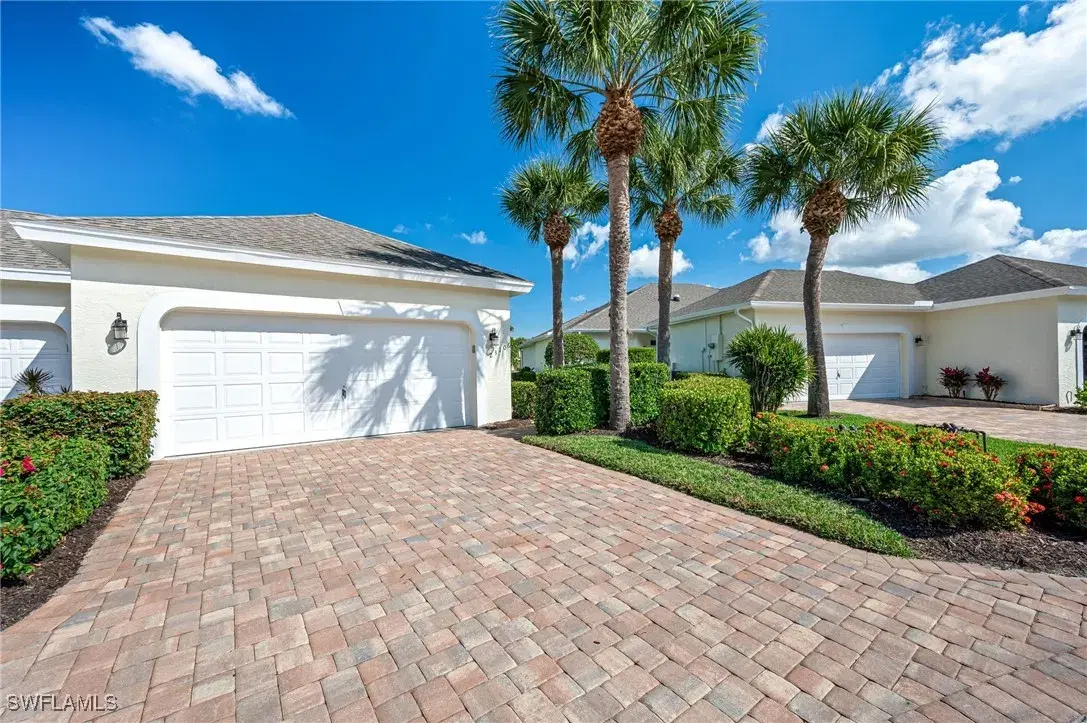Picture of 23106 Grassy Pine Dr, Estero, FL 33928