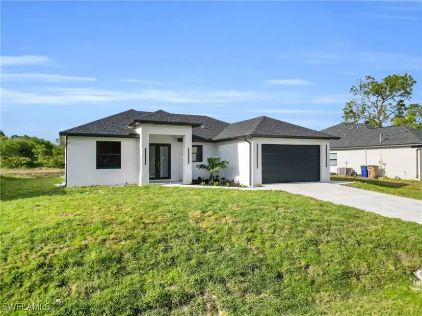 Picture of 2620 Helen Cir, Lehigh Acres FL 33971