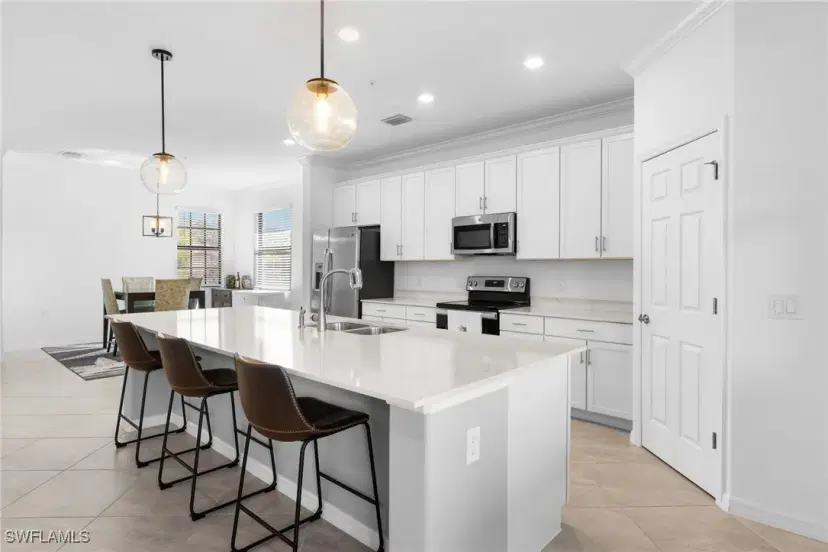 Picture of 2375 Montserrat Ln 201, Naples FL 34120