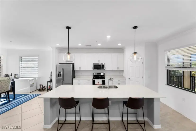 Picture of 2375 Montserrat Ln 201, Naples FL 34120