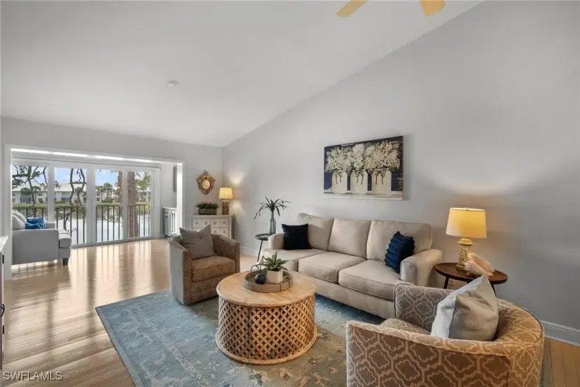 Picture of 845 Gulf Pavilion Dr 204, Naples FL 34108