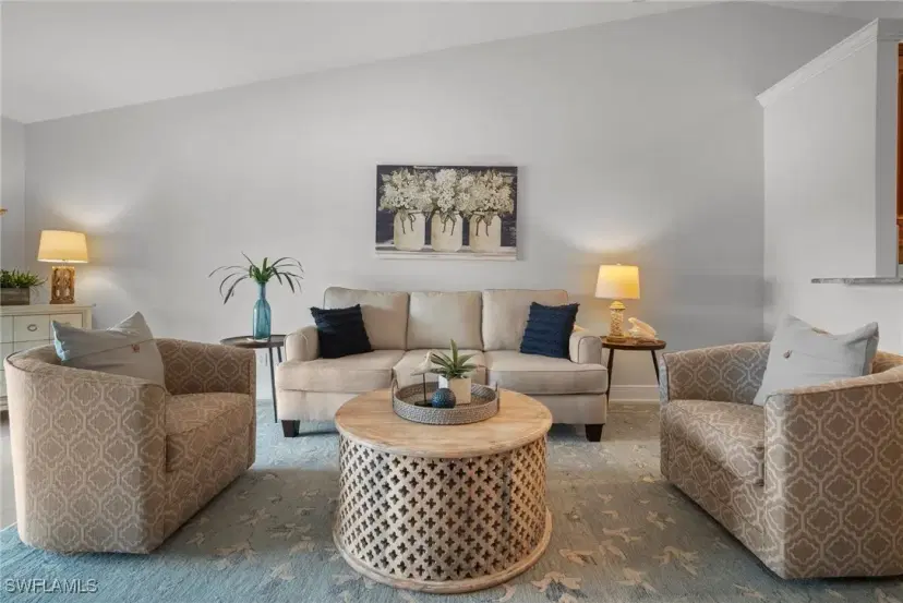 Picture of 845 Gulf Pavilion Dr 204, Naples FL 34108