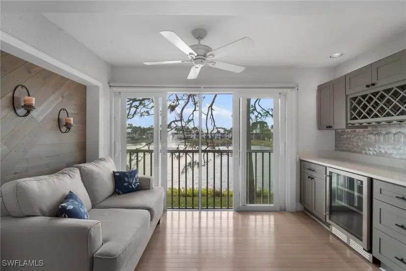 Picture of 845 Gulf Pavilion Dr 204, Naples FL 34108