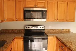 Picture of 4087 Forest Hill Dr 216, Hollywood, FL 33026