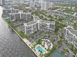 Picture of 800 Parkview Dr 524, Hallandale Beach, FL 33009