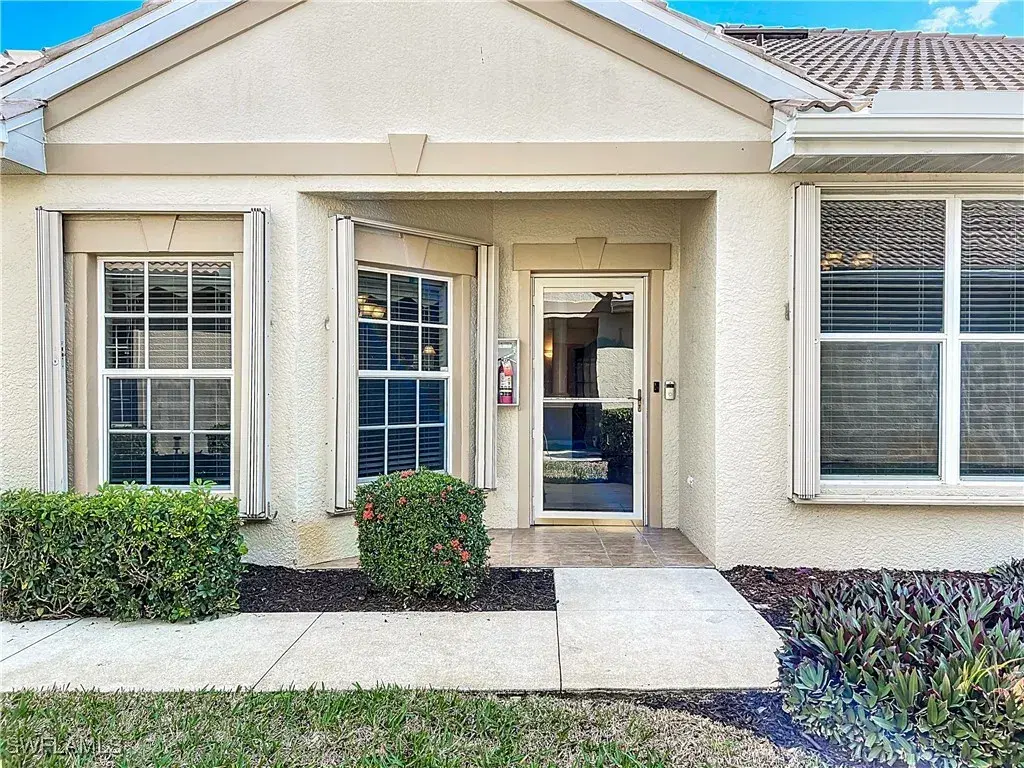 Picture of 20931 Calle Cristal Ln 4, North Fort Myers, FL 33917