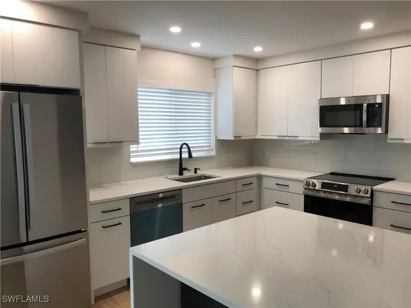Picture of 4150 Crayton Rd B3, Naples FL 34103