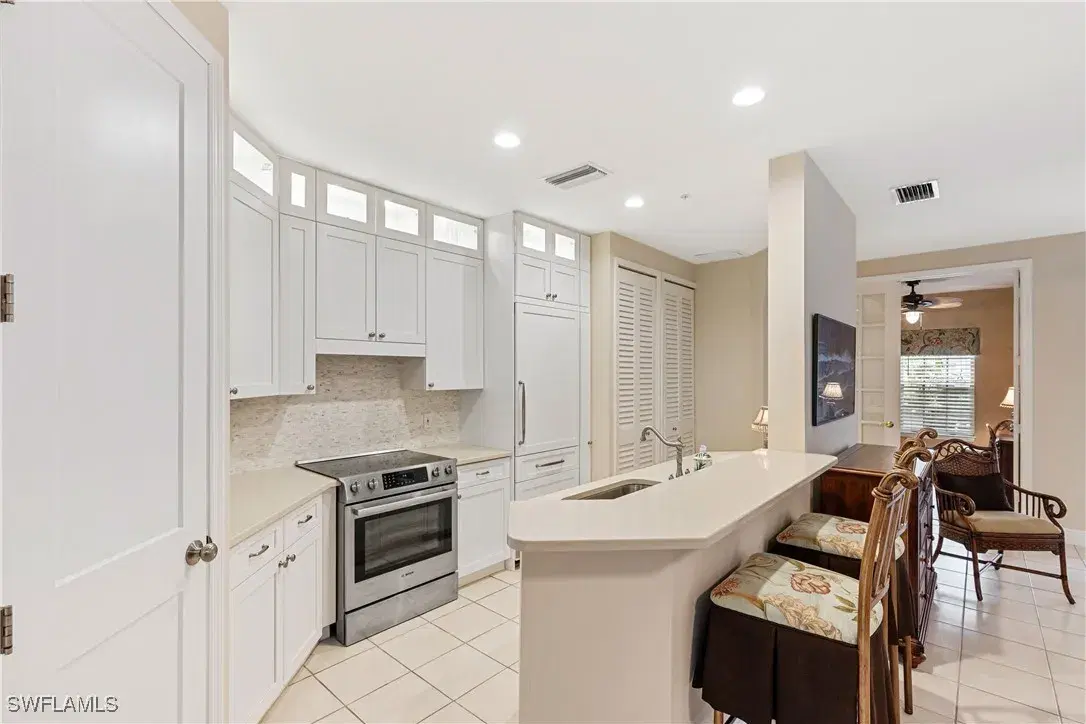 Picture of 1325 Sweetwater Cv 103, Naples, FL 34110