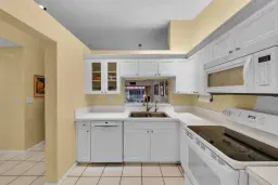 Picture of 380 NW 67Th Street J207, Boca Raton, FL 33487