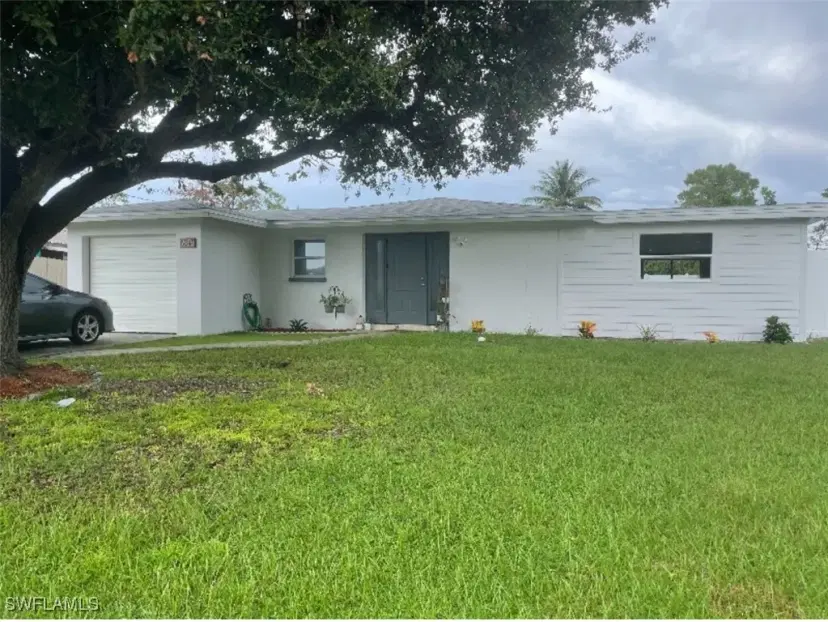 Picture of 1635 Lowell Ct, Fort Myers FL 33907