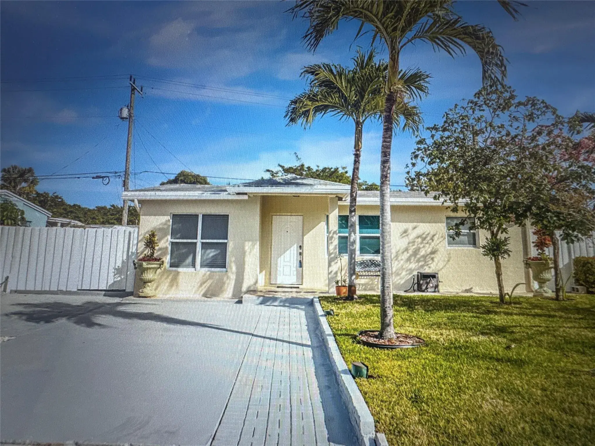 Picture of 2574 NE 12Th Ter, Pompano Beach, FL 33064