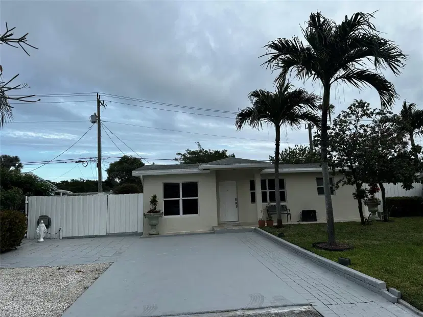 Picture of 2574 NE 12Th Ter, Pompano Beach FL 33064
