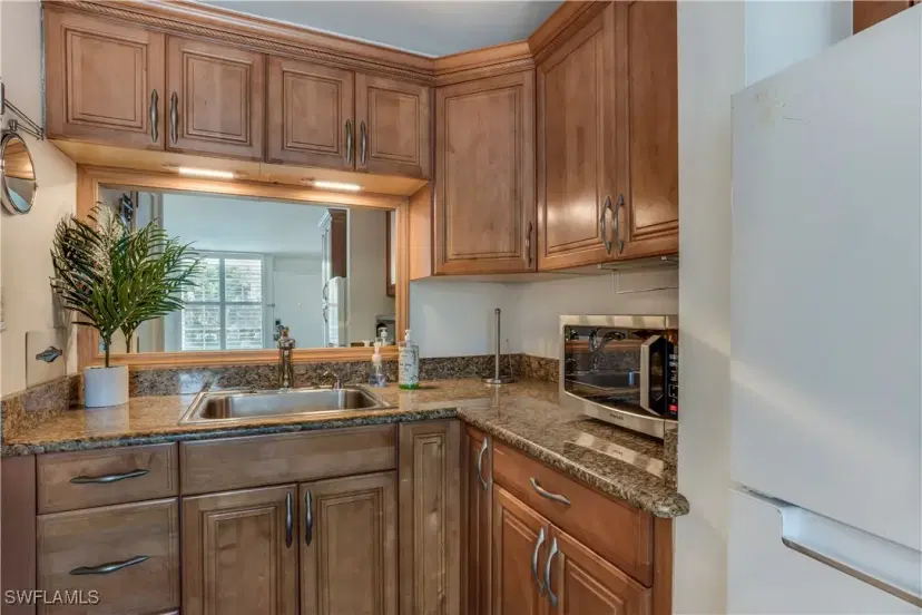 Picture of 2555 9Th St N 208, Naples FL 34103