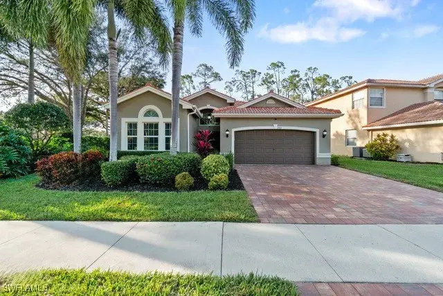 Picture of 2313 Butterfly Palm Dr, Naples, FL 34119