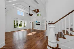 Picture of 495 2Nd Ave N, Naples, FL 34102