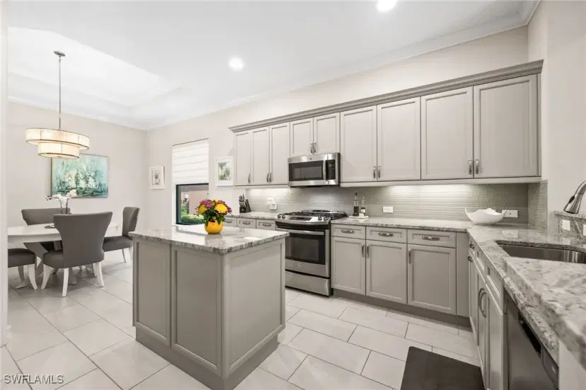 Picture of 6608 Roma Way, Naples FL 34113