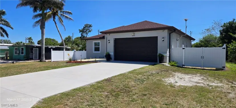 Picture of 3196 Connecticut Ave, Naples FL 34112