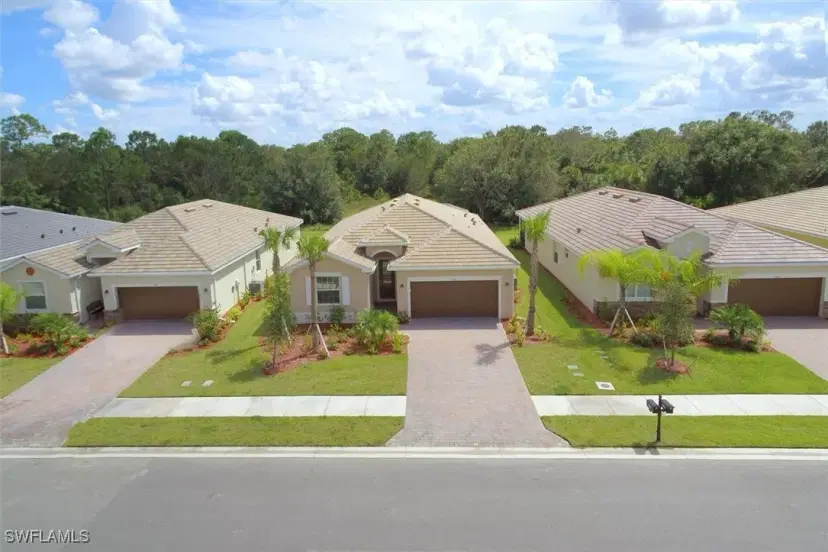 Picture of 3358 Weston Manor Dr, Alva FL 33920