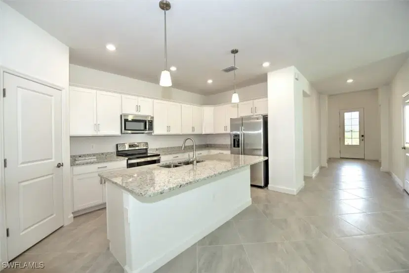 Picture of 3358 Weston Manor Dr, Alva FL 33920